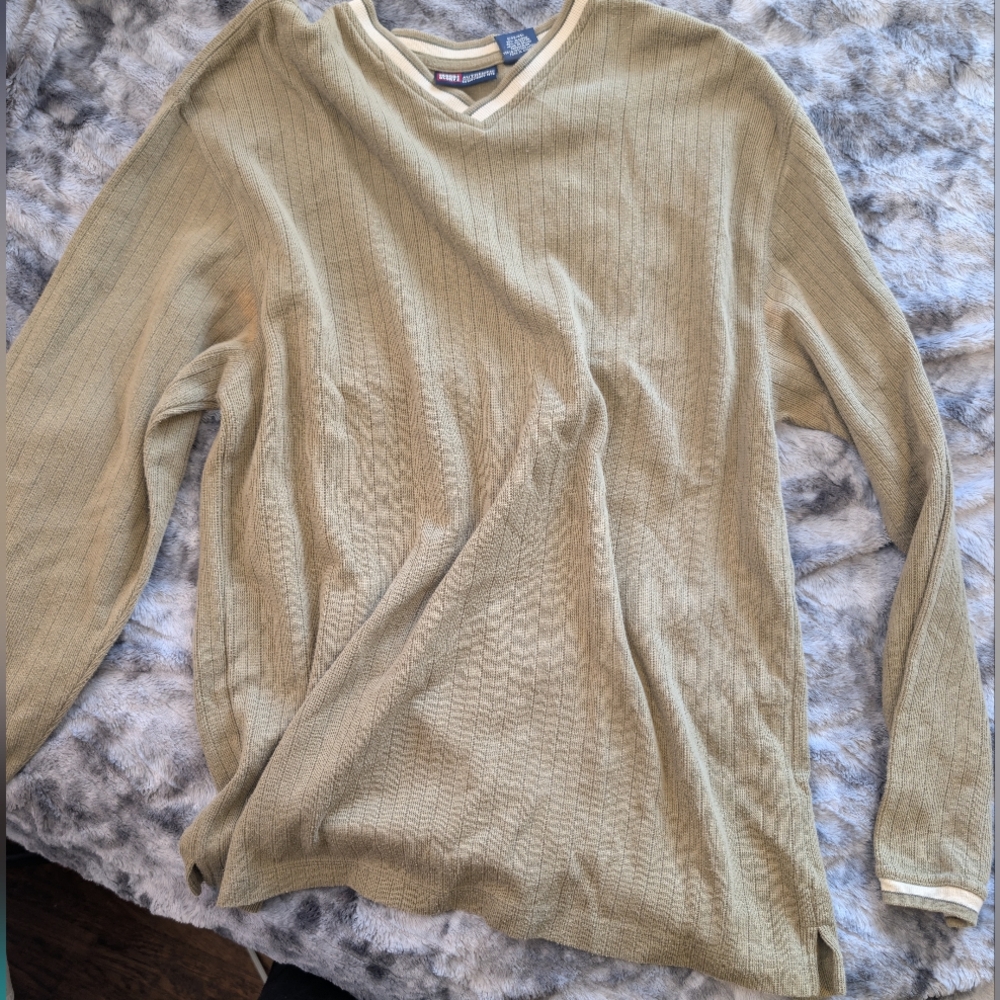 Faded Glory V-Neck Sweater in Light Tan